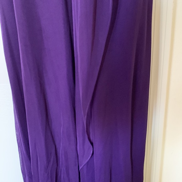 Stunning purple ball gown size large perfect for Prom Wedding or any gala event - Picture 4 of 11